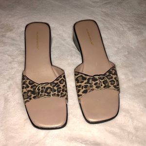 Hilliard & Hanson Animal Print Sandals Size 9.5